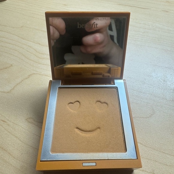 Orange Box with Heart Eyes Emoji - Picture 2 of 4